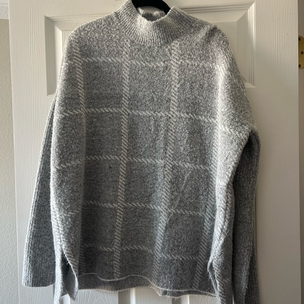 CYRUS - grey and white oversized sweater